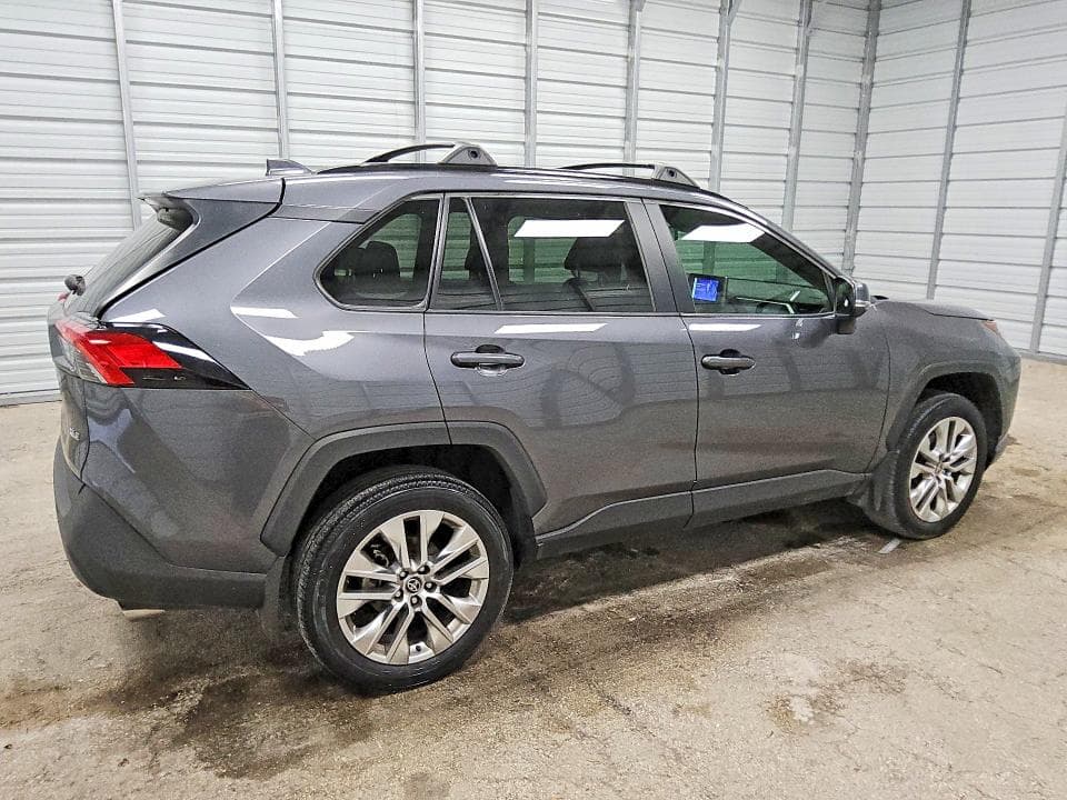 2025 TOYOTA RAV4 XLE PREMIUM 3