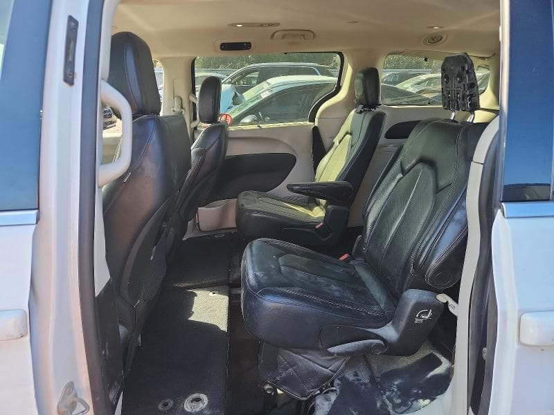 2022 CHRYSLER PACIFICA TOURING L 11