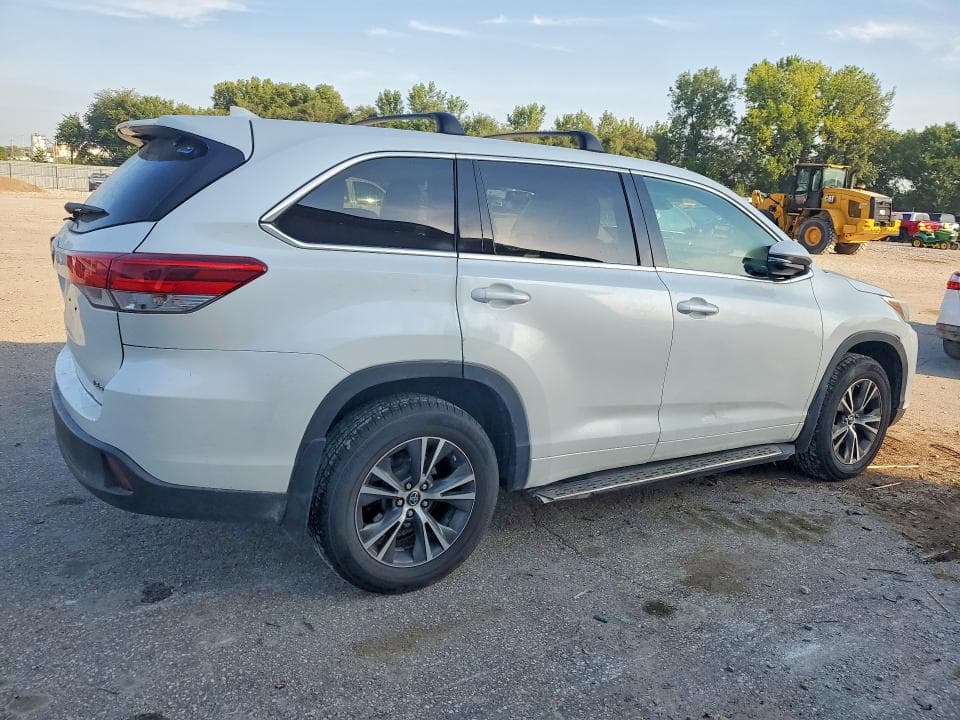 2017 TOYOTA HIGHLANDER LE PLUS 3