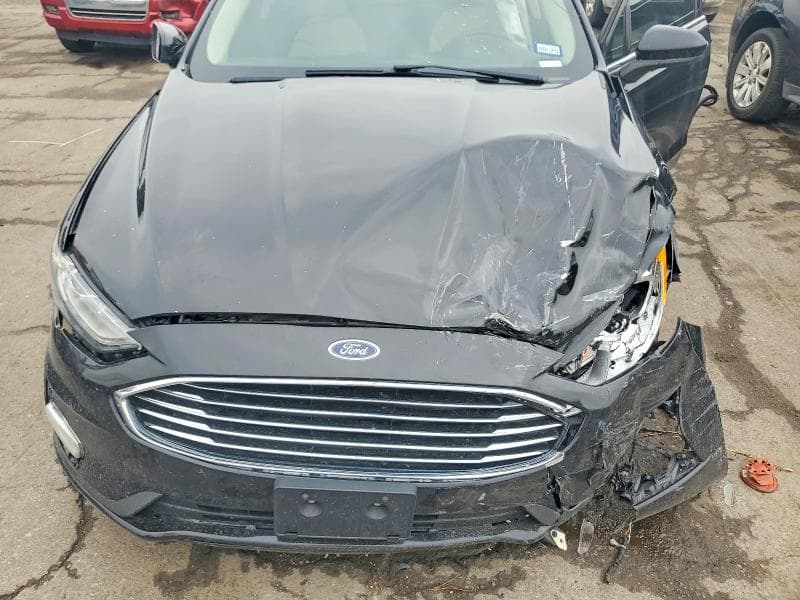 2020 FORD FUSION SE 12