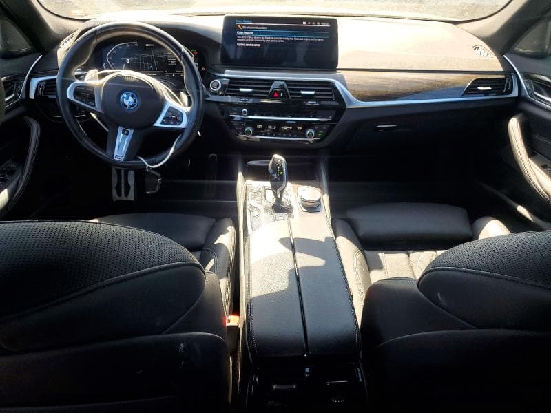 2022 BMW 530E 8