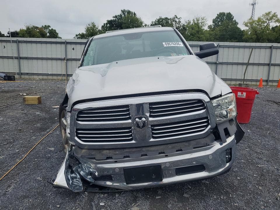2019 RAM 1500 CLASSIC SLT 5