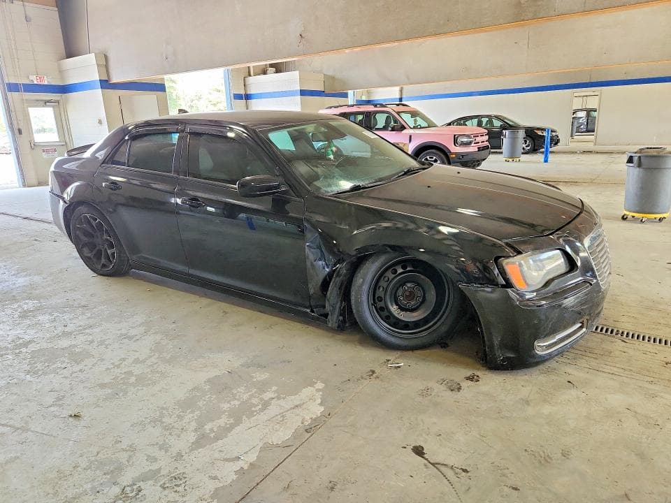 2017 CHRYSLER 300 LIMITED 4