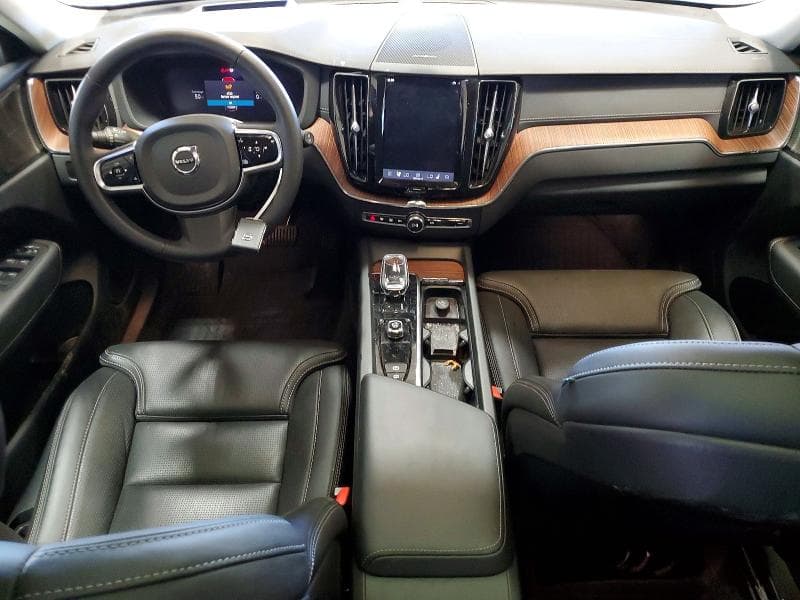 2024 VOLVO XC60 ULTIMATE DARK 8