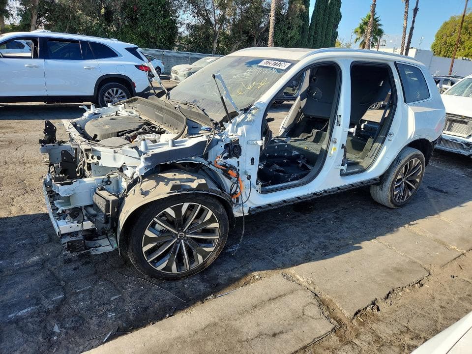 2025 VOLVO XC90 PLUS