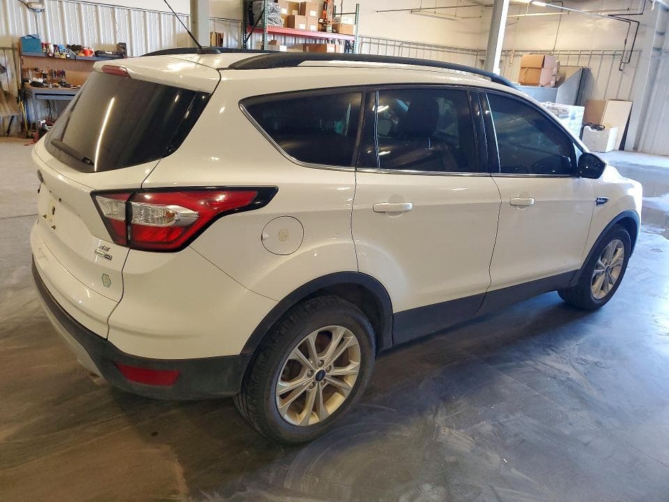 2018 FORD ESCAPE SE 3
