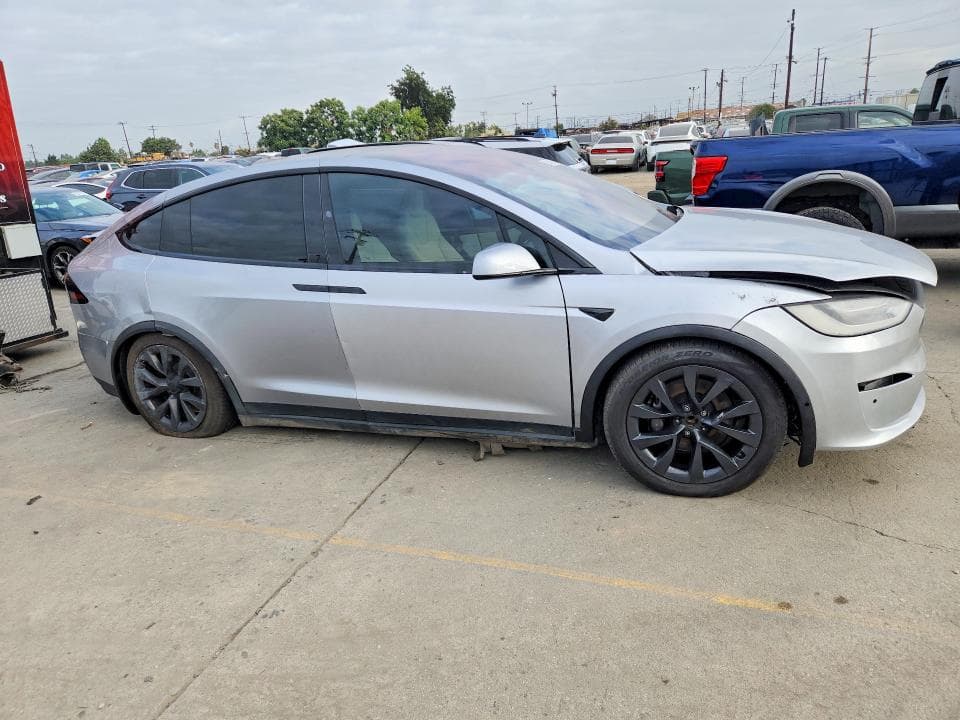 2025 TESLA MODEL X 4