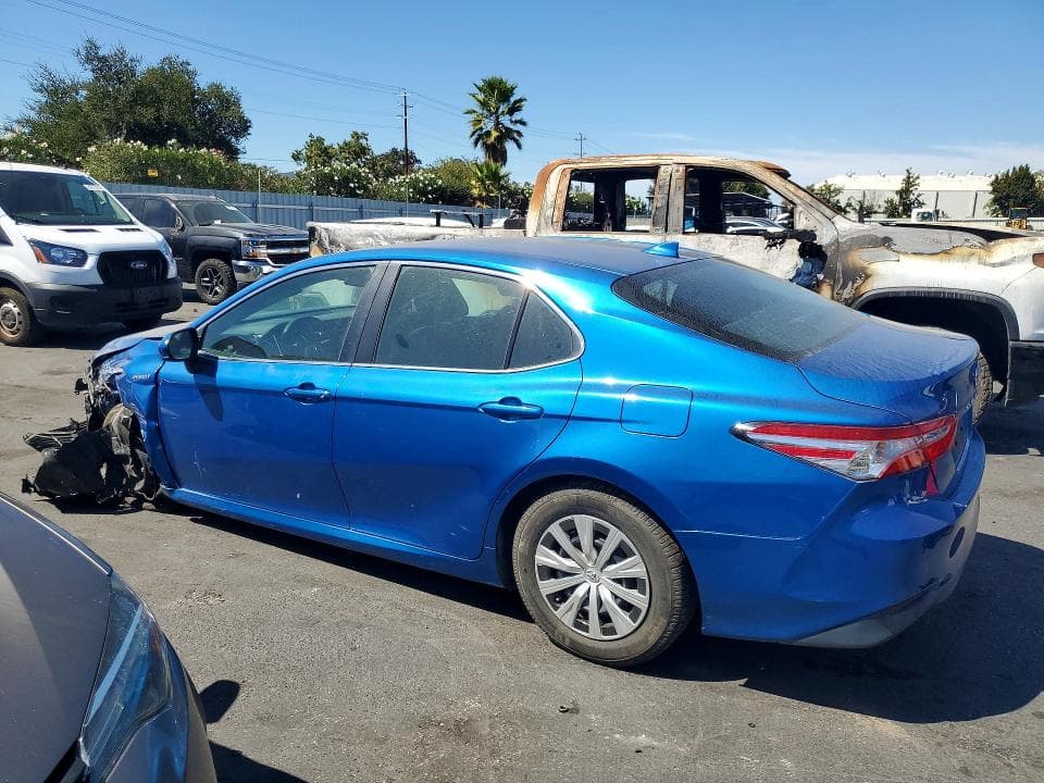 2020 TOYOTA CAMRY LE 2