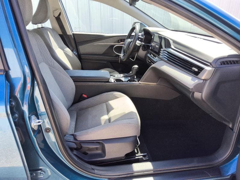 2025 TOYOTA CAMRY LE 13