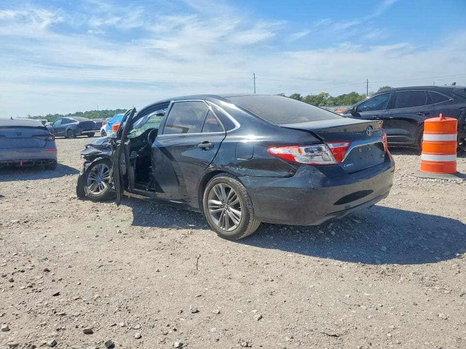 2017 TOYOTA CAMRY SE 2