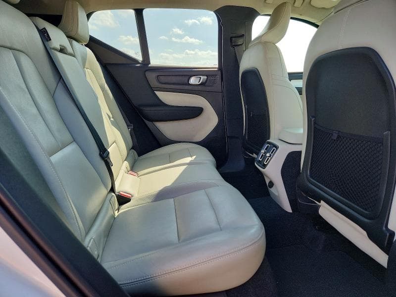 2019 VOLVO XC40 T5 MOMENTUM 11