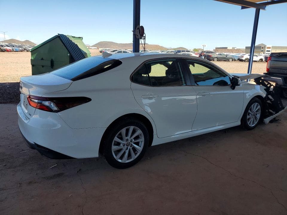 2021 TOYOTA CAMRY LE 3