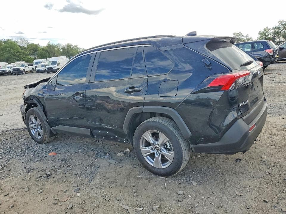 2025 TOYOTA RAV4 XLE 2