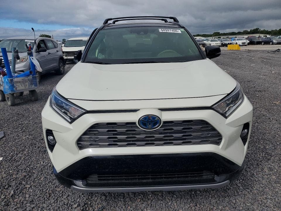 2019 TOYOTA RAV4 XSE 5