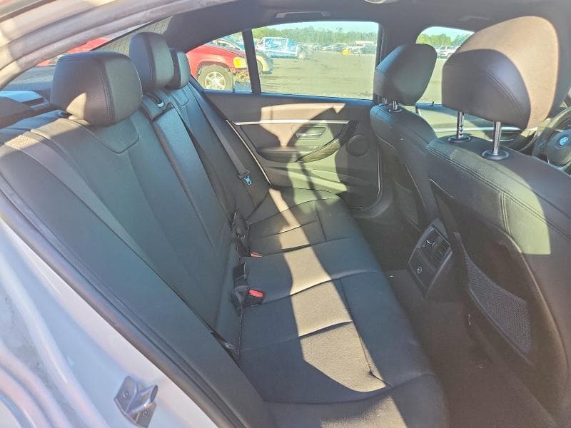 2018 BMW 330E 10