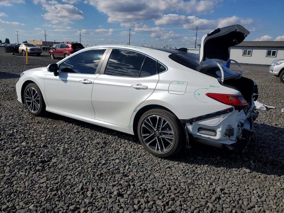 2026 TOYOTA CAMRY XLE 2