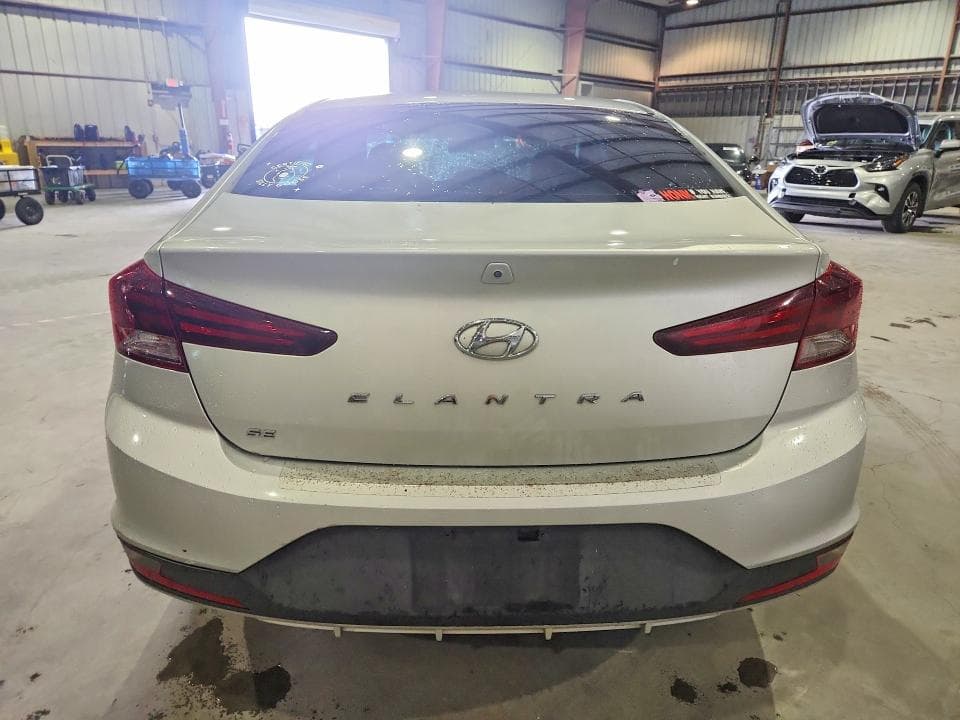 2020 HYUNDAI ELANTRA SE 6