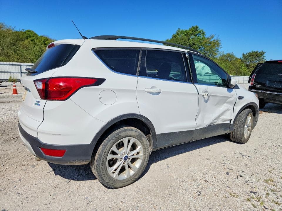 2019 FORD ESCAPE SEL 3