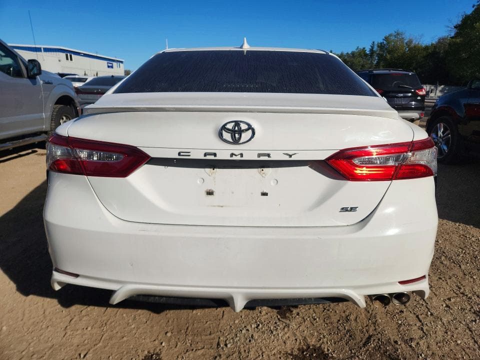 2020 TOYOTA CAMRY SE 6