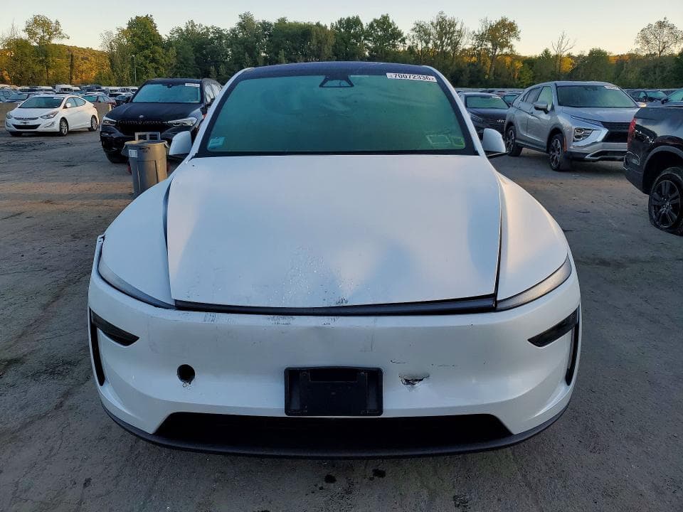2026 TESLA MODEL Y 5