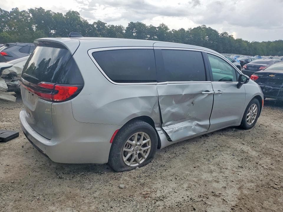 2024 CHRYSLER PACIFICA TOURING L 3