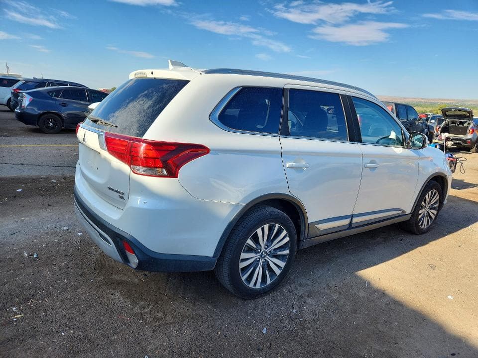 2019 MITSUBISHI OUTLANDER SE 3