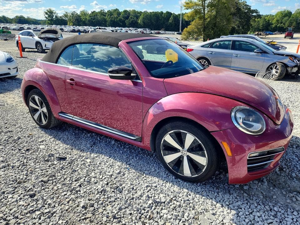 2017 VOLKSWAGEN BEETLE S/SE 4