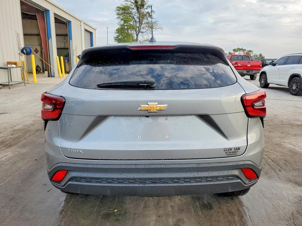 2025 CHEVROLET TRAX LS 6