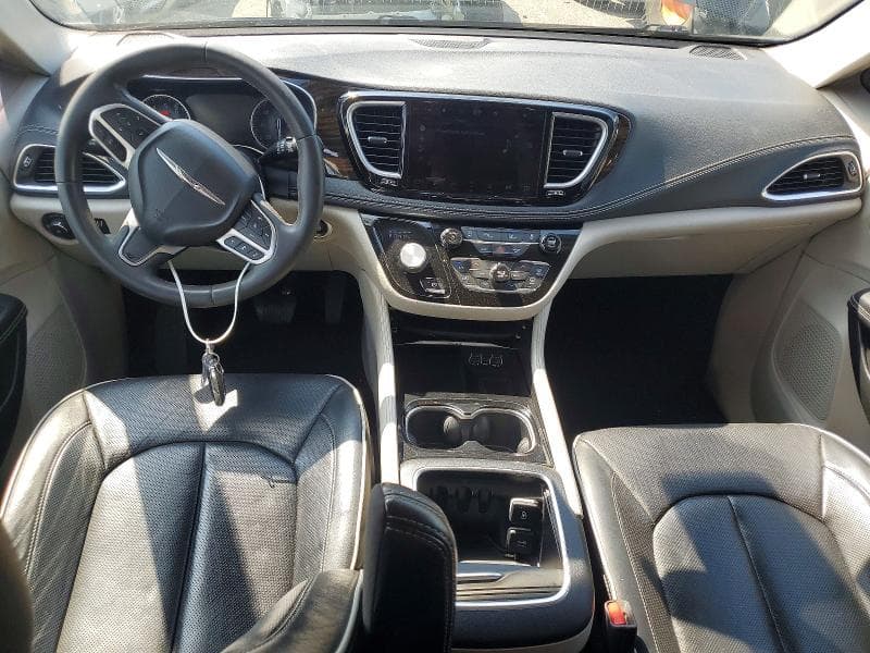 2023 CHRYSLER PACIFICA LIMITED 8