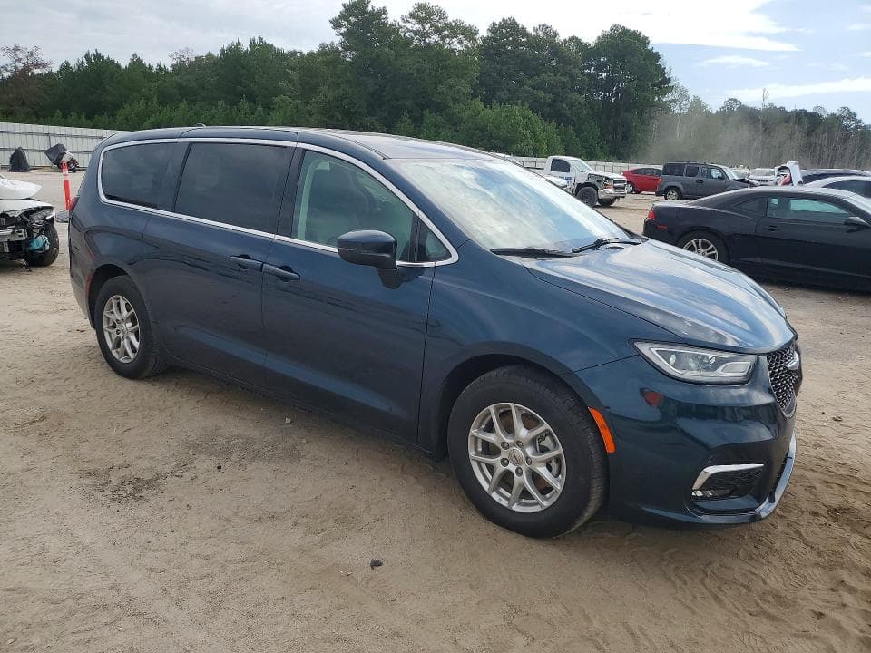 2023 CHRYSLER PACIFICA TOURING L 4