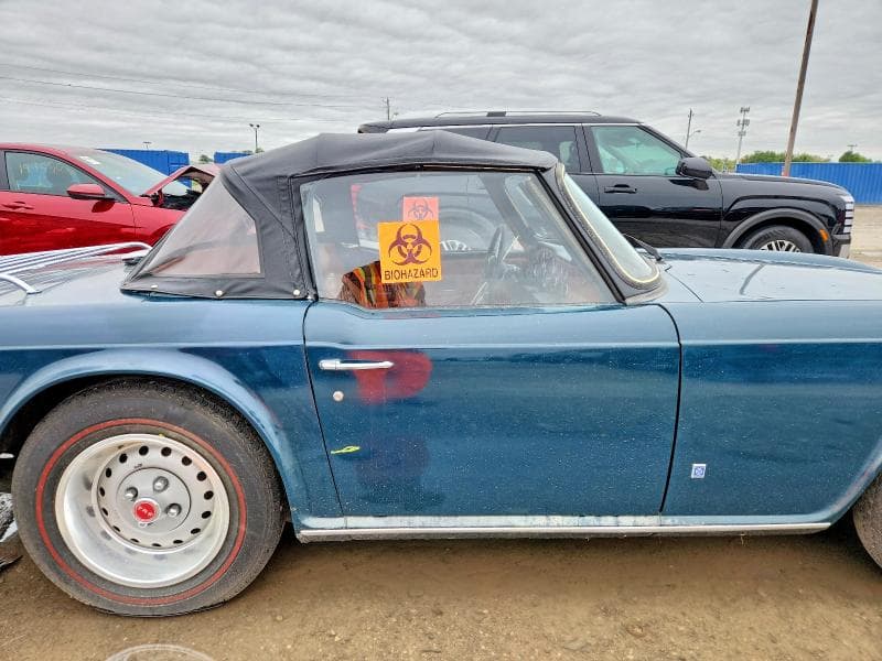 1974 TRIUMPH CAR TR6 12