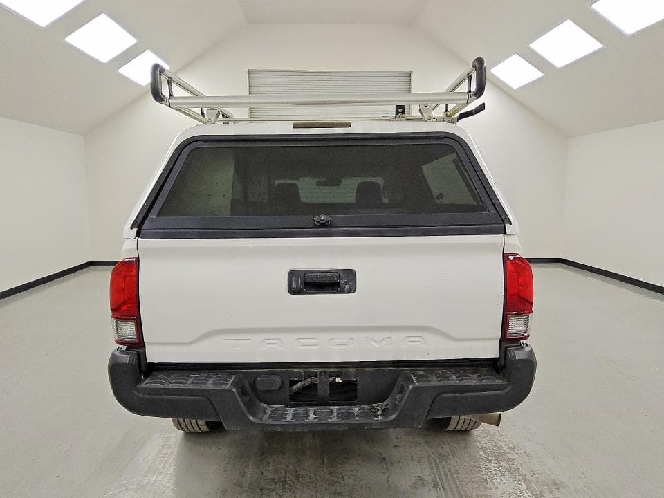 2022 TOYOTA TACOMA SR 6