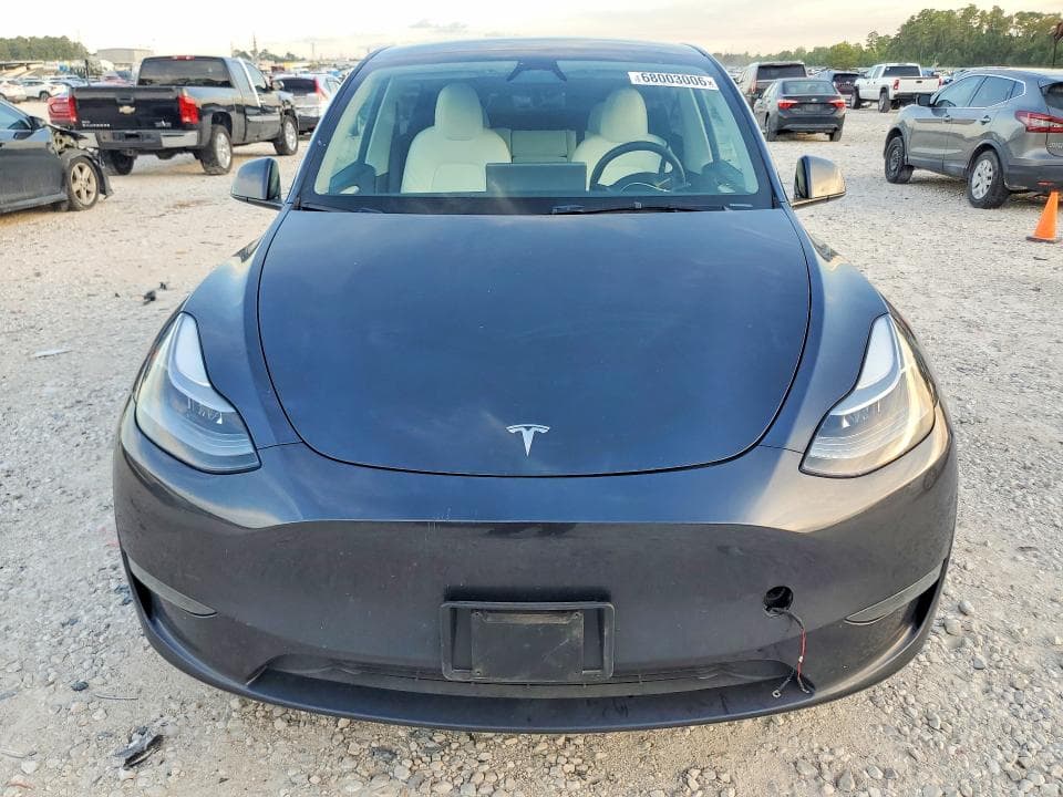 2025 TESLA MODEL Y 5
