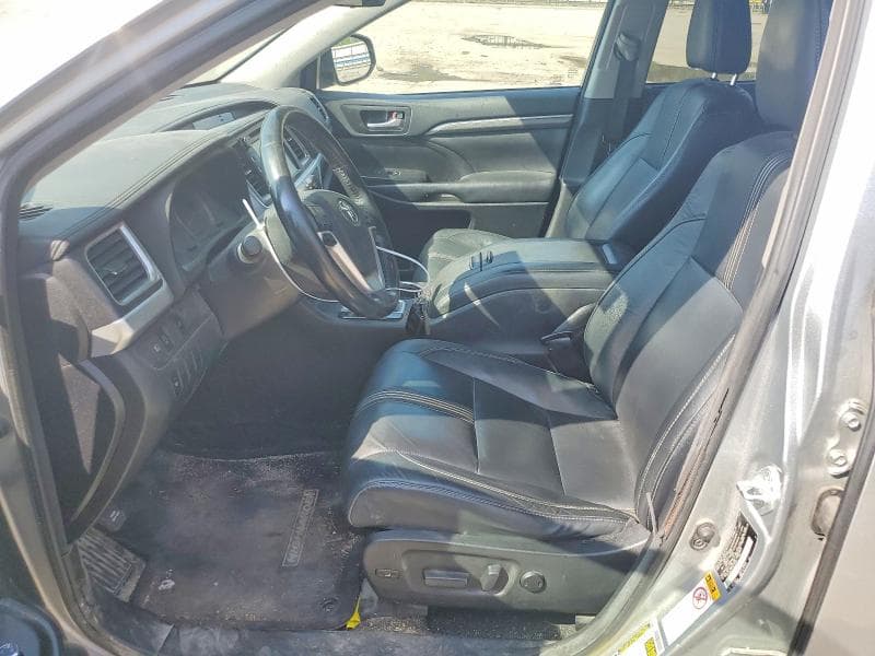 2017 TOYOTA HIGHLANDER SE 7