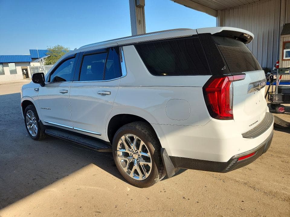 2023 GMC YUKON SLT 2