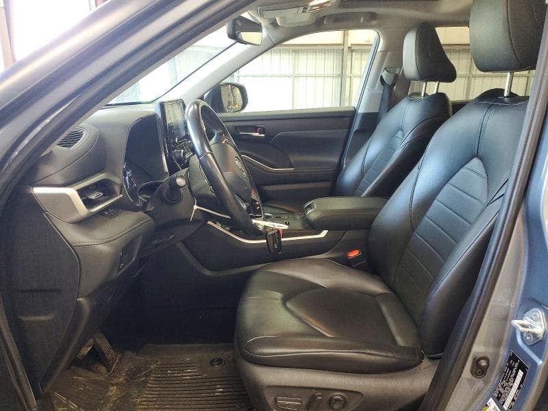 2020 TOYOTA HIGHLANDER XLE 7