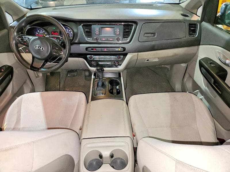 2017 KIA SEDONA LX 8