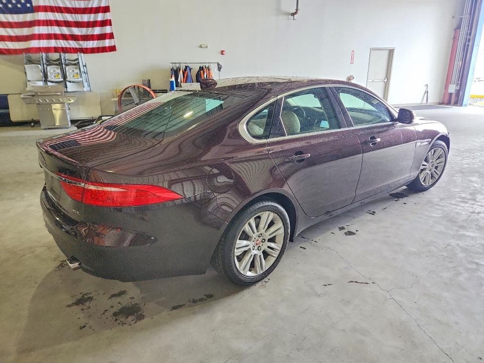 2017 JAGUAR XF PREMIUM 3