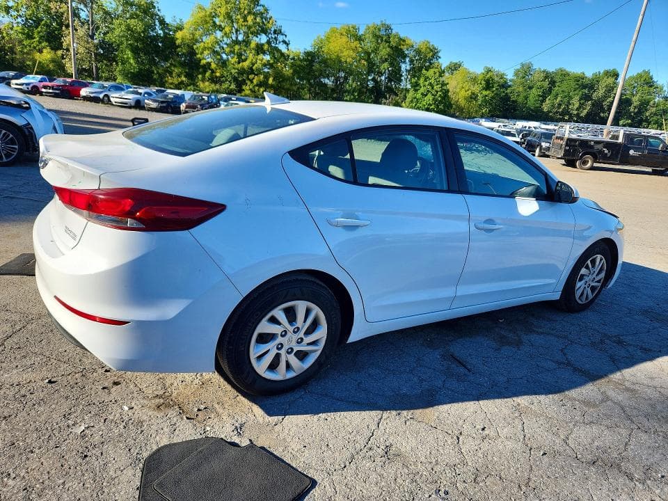 2017 HYUNDAI ELANTRA SE 3