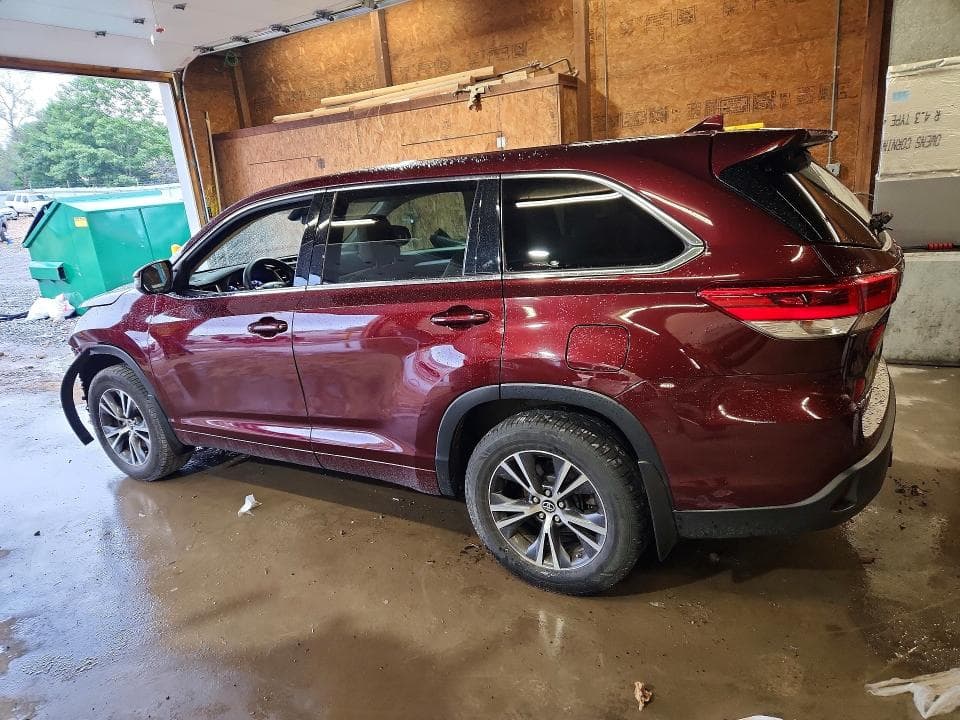 2017 TOYOTA HIGHLANDER LE PLUS 2
