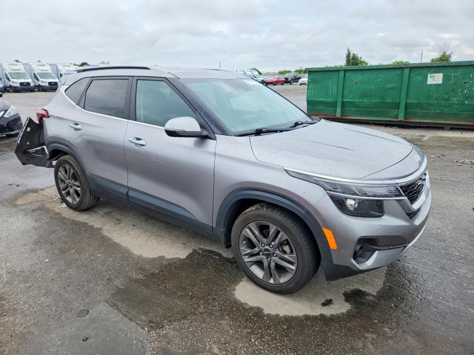 2022 KIA SELTOS S 4