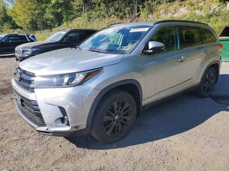 2019 TOYOTA HIGHLANDER SE - 1