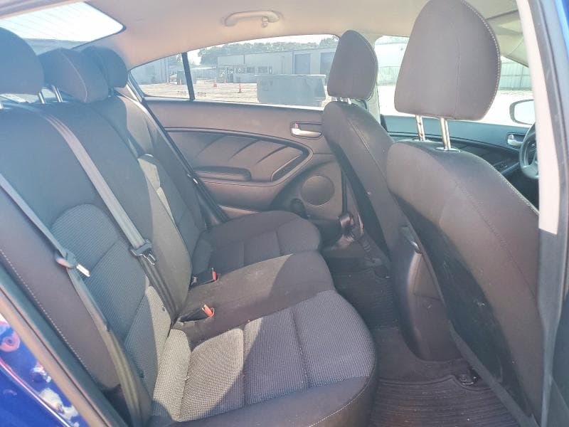 2017 KIA FORTE LX 10