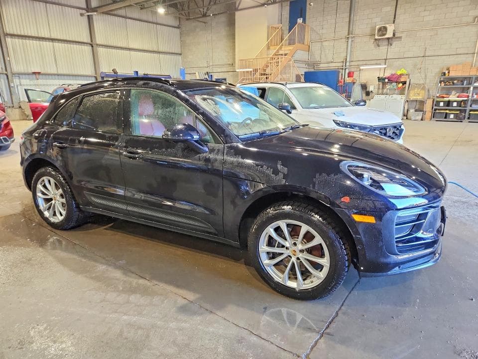 2025 PORSCHE MACAN BASE 4