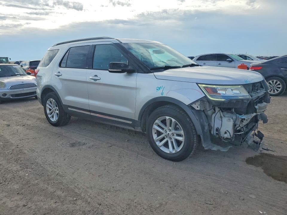 2017 FORD EXPLORER XLT 4