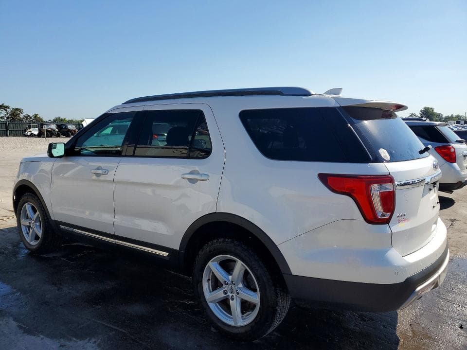 2017 FORD EXPLORER XLT 2