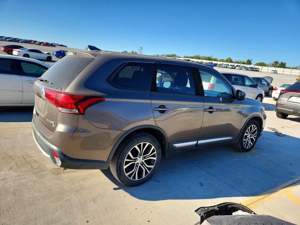 2018 MITSUBISHI OUTLANDER SE 3
