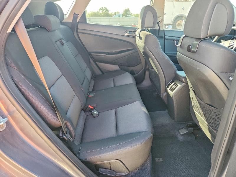 2017 HYUNDAI TUCSON VALUE 11