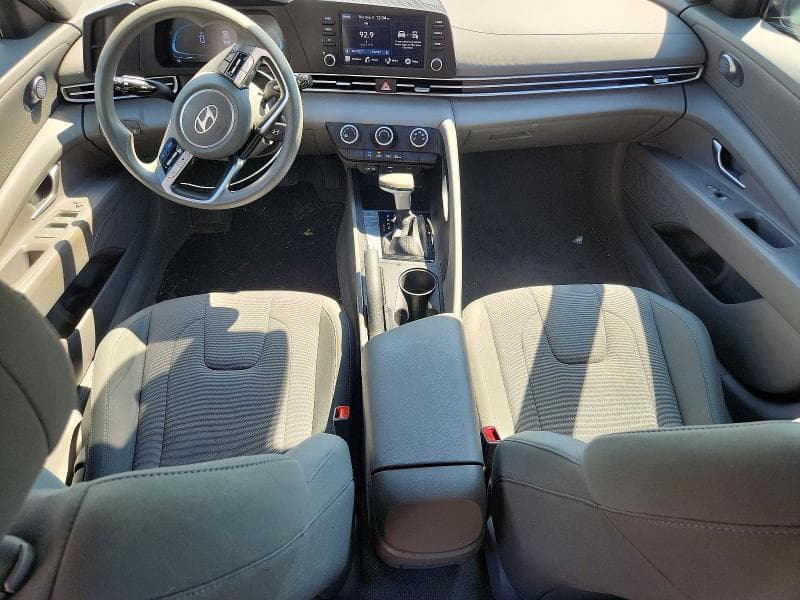 2024 HYUNDAI ELANTRA SE 8
