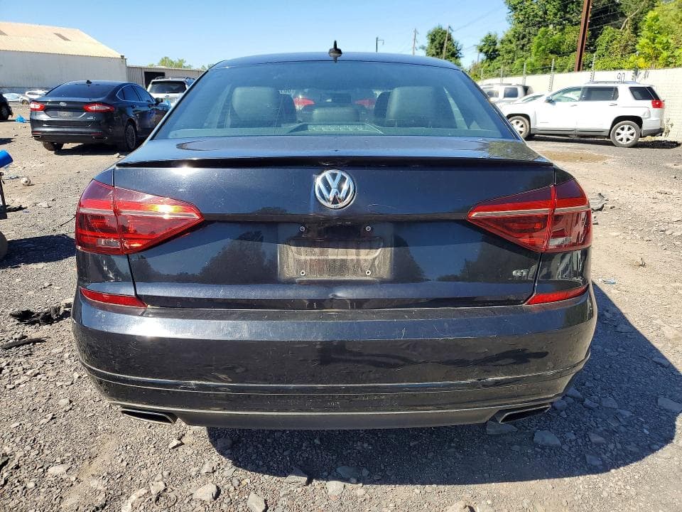 2018 VOLKSWAGEN PASSAT GT 6